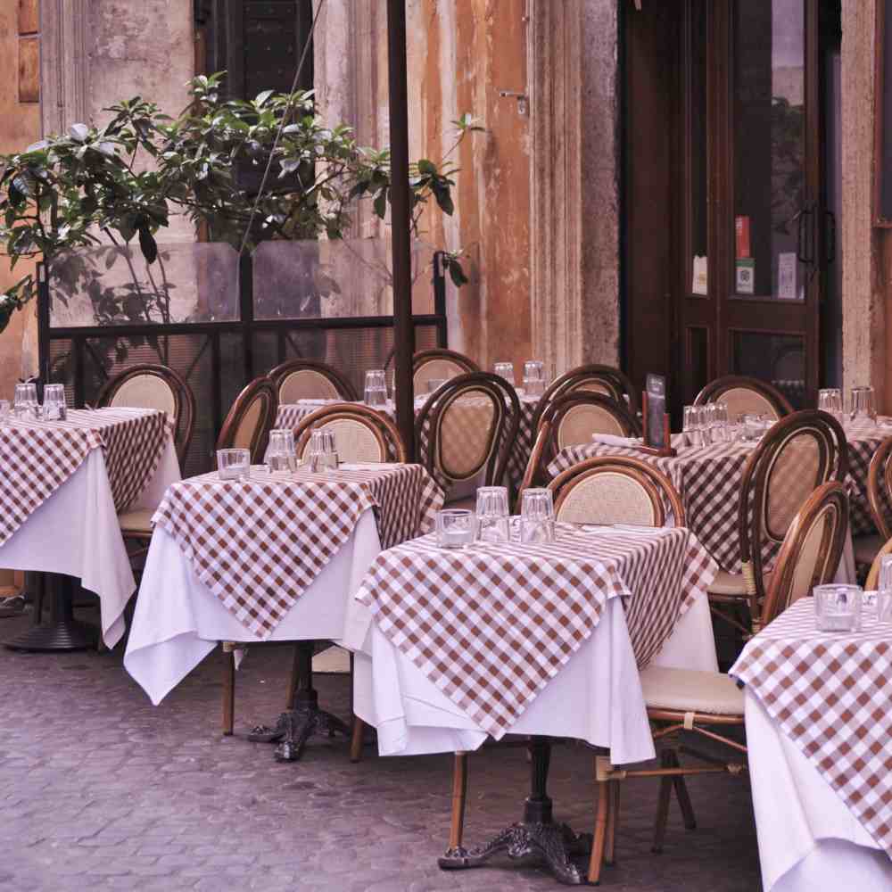 Outdoor Tische und Stühle für die Terrasse