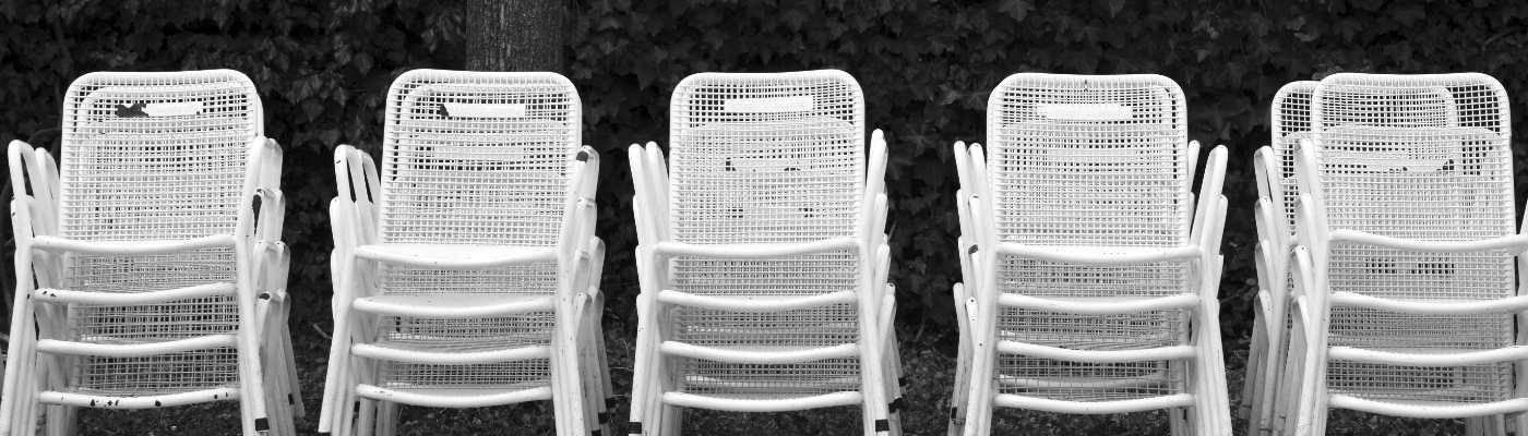 Stapelstühle für den Innenbereich oder Outdoor Bereich der Gastronomie