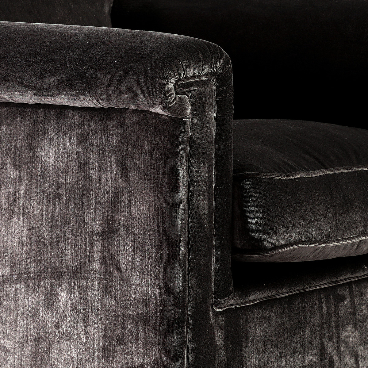 Lester-Club-Chair-HOS18-84-square-detail-1